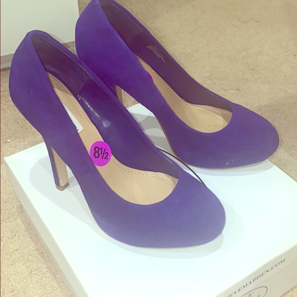 Steve Madden blue suede pumps